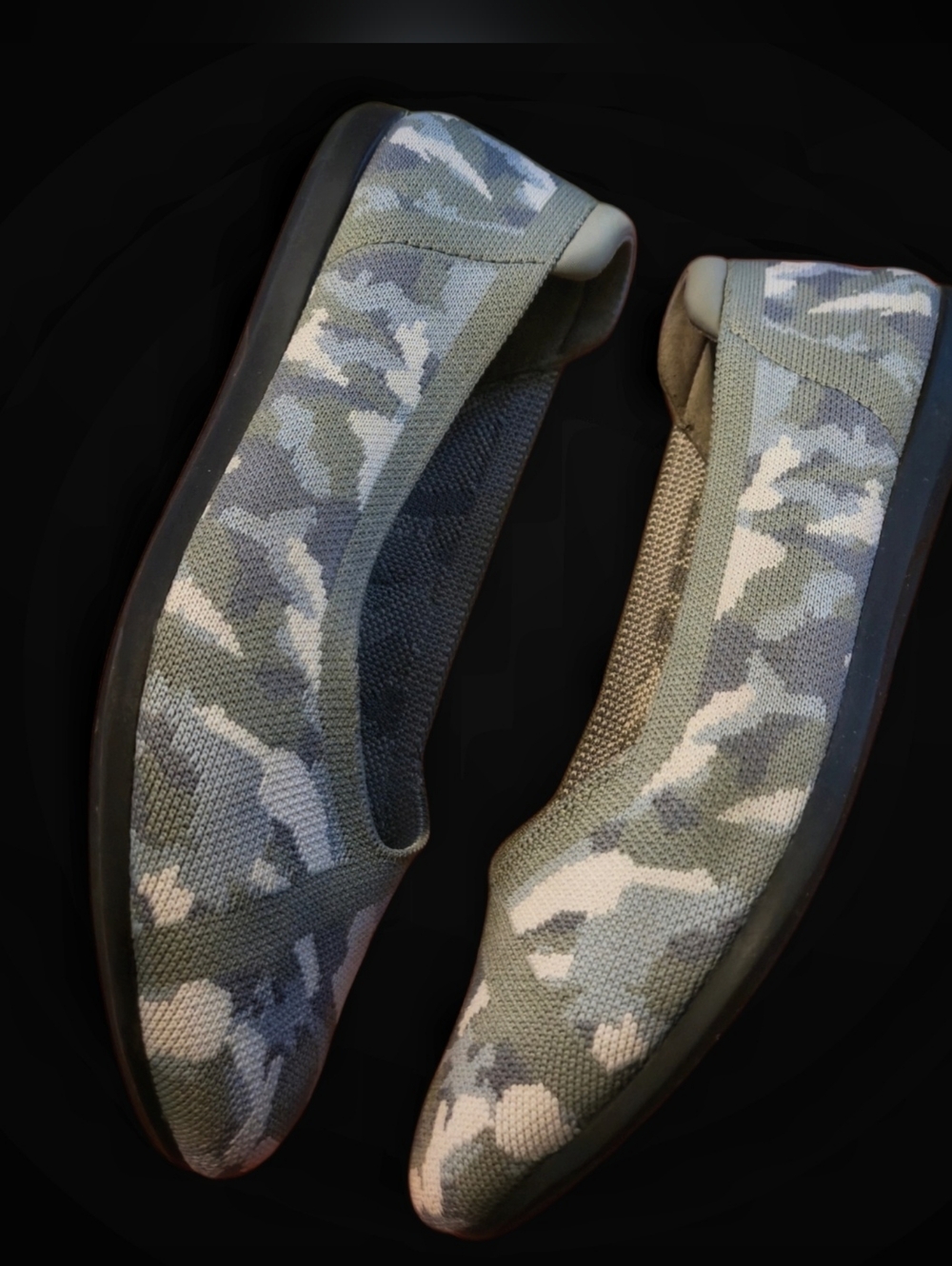 CLOUDSTEPPERS by Clarks Washable Camo Print Knit Slip-Ons. Size 8.5W